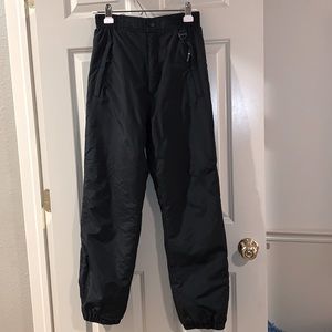 Like new Men’s or Women’s Fyrolia ski pants size S